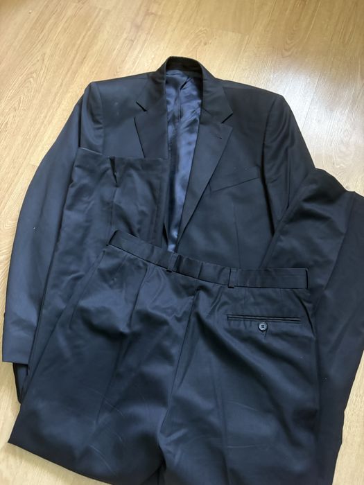 Czarny garnitur meski