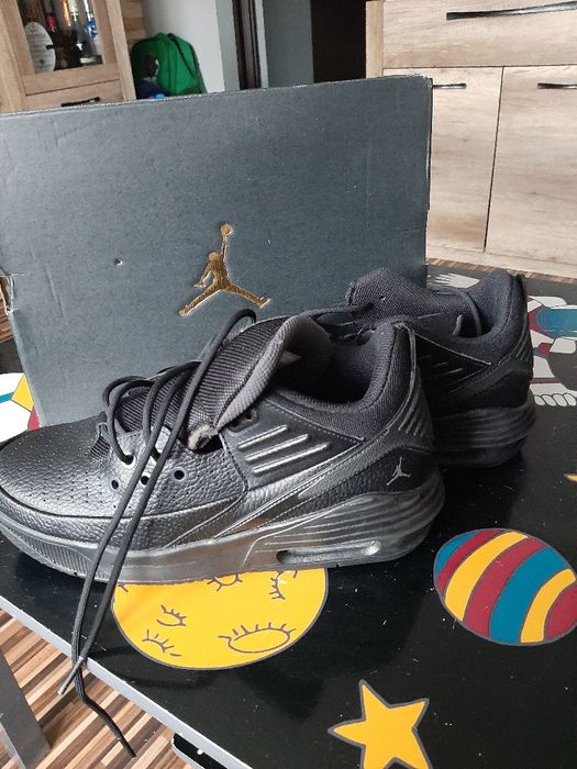 Sprzedam nowe buty Jordan max aura 5 roz.40
