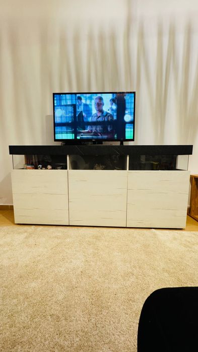 Aparador efeito mármore preto