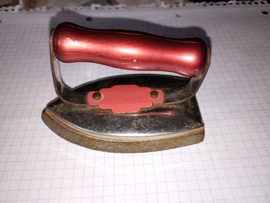Zabytkowe mini żelazko Rauco Made in Germany