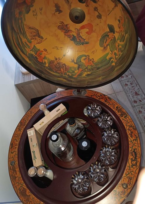 Suporte para Garrafas Forma de Globo Madeira Eucalipto