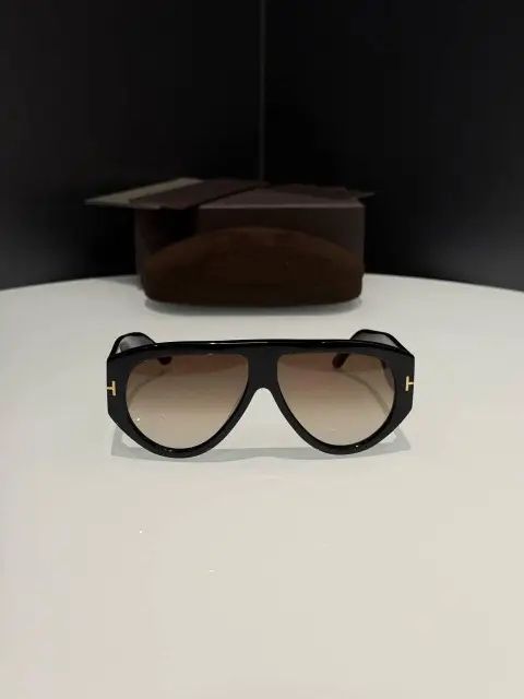 Сонцезахисні окуляри Tom Ford