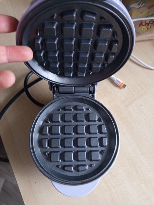 Вафельниця-міні 300грн