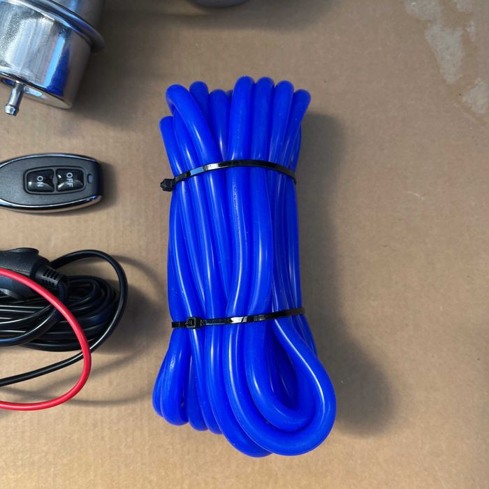 НОВАЯ электрическая вакуумная заслонка на выхлопную 51 63 70 76 мм