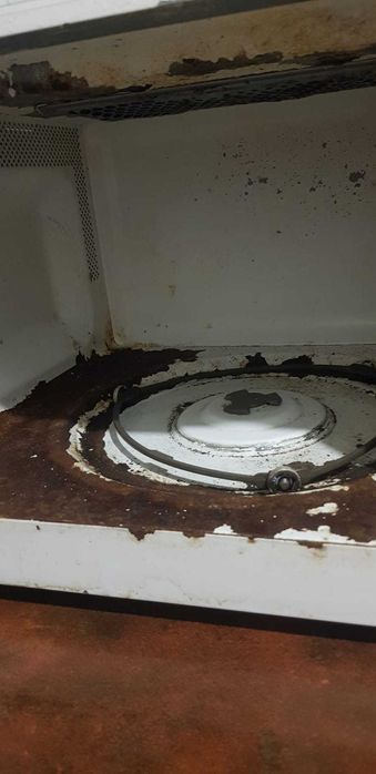 Мiкрохвильова пiч Samsung