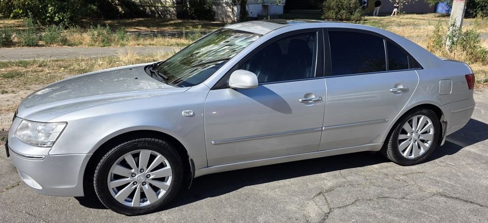 Продам Hyundai Sonata NF 2009года 3.3 л автомат
