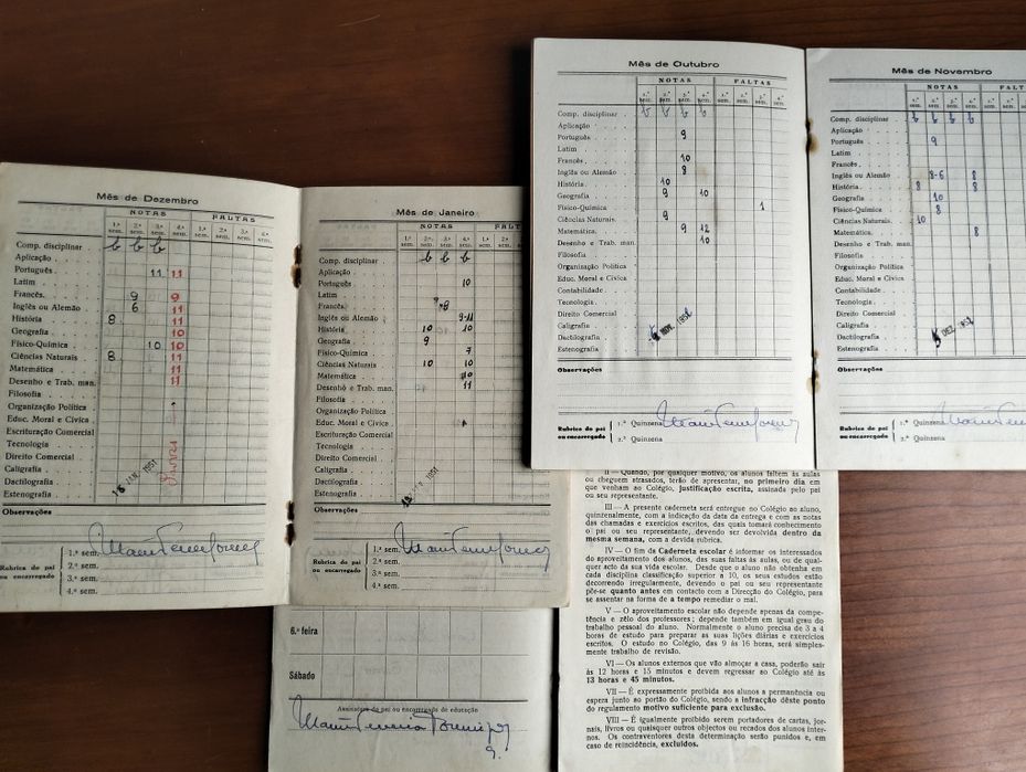 Antigas cadernetas Colégio Almeida Garrett