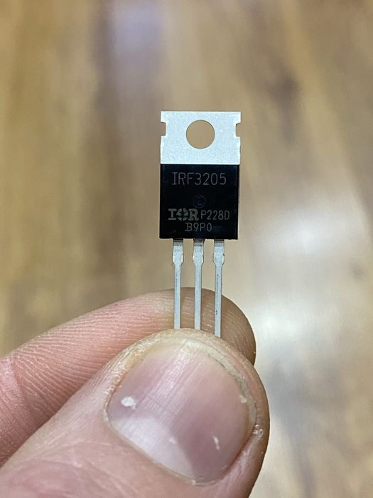 Транзистор IRF3205