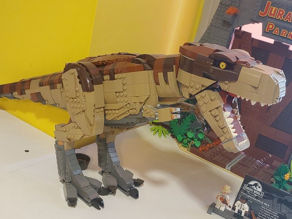 Lego zestaw 75936 Park Jurajski Atak Tyranozaura