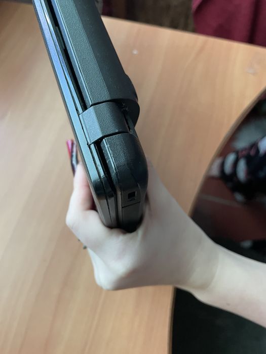 Ноутбук асус чорний