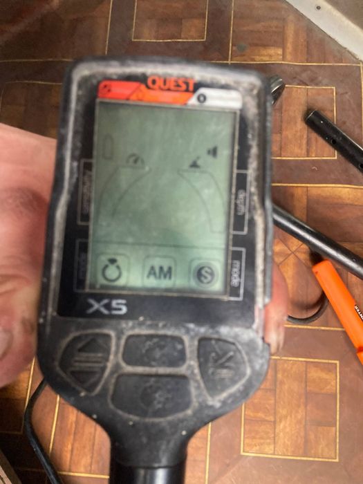 Продам металошукач Quest