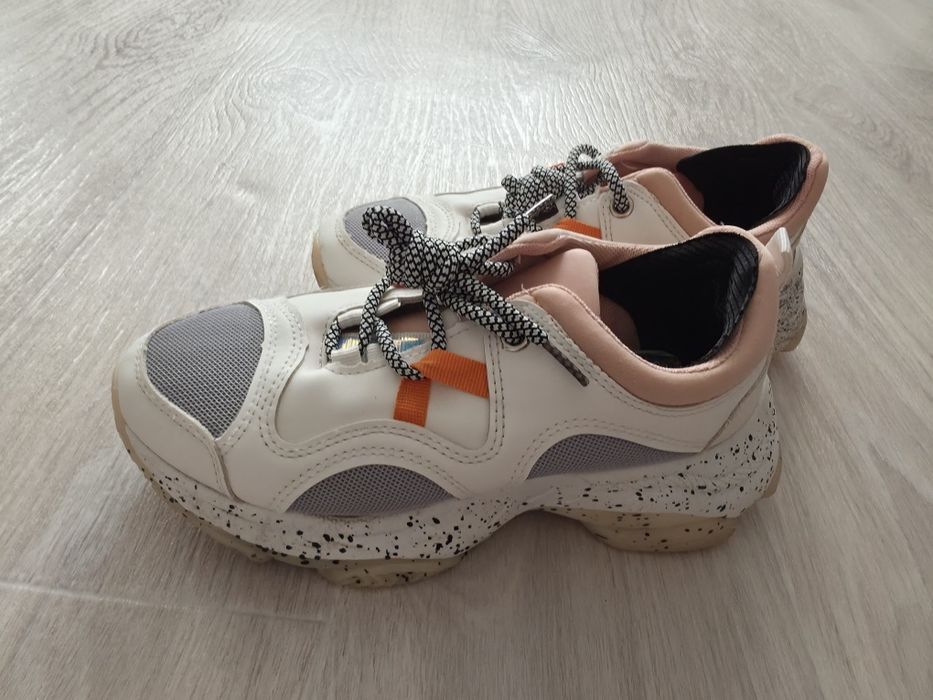 кросівки 36 розмір (22.5см)