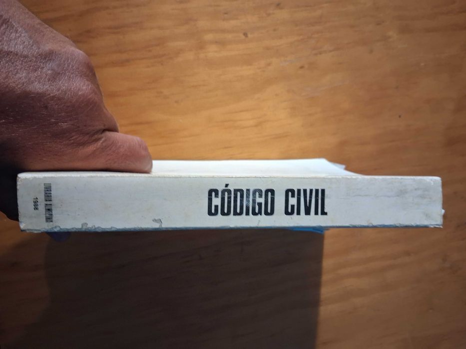 Livro "Código Civil" edição 1988