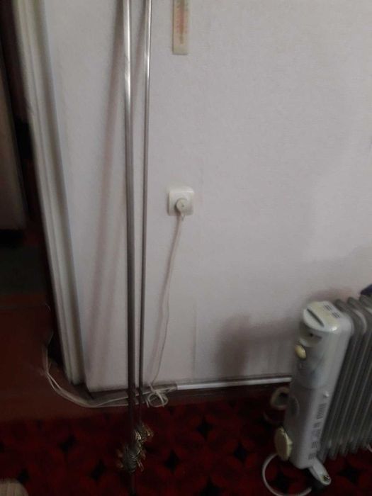 продам карнизы металлические для штор, кольца и зажимы для штор,