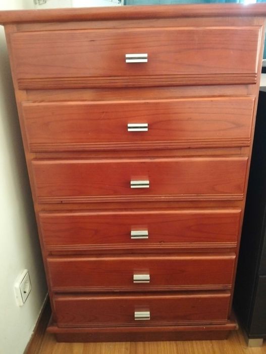 Móvel madeira com 6 gavetas