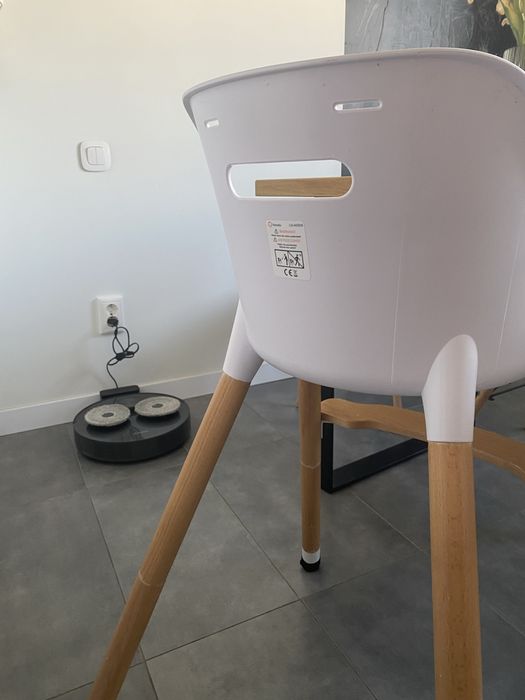 Столик для годування