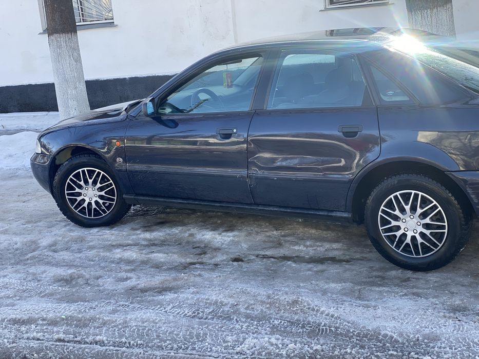 Ауді а4б5 1.8бензин розбор або ціляком дтп