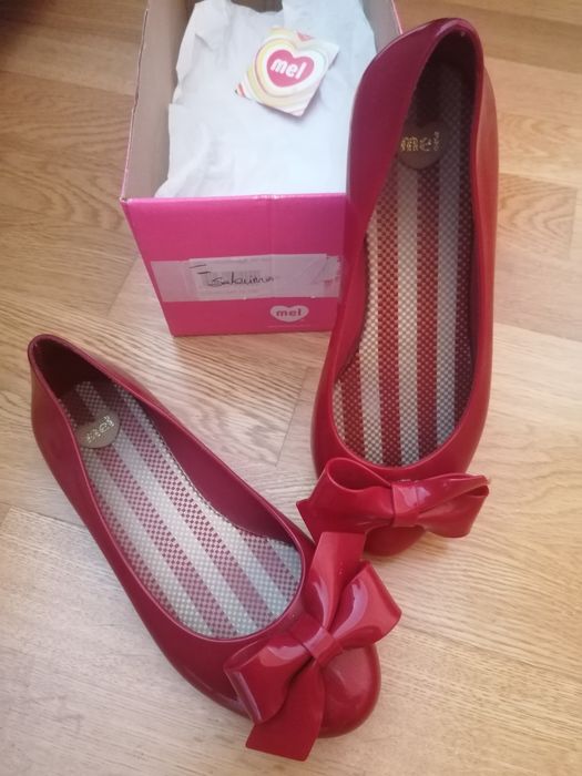 Sabrinas da Mel vermelhas