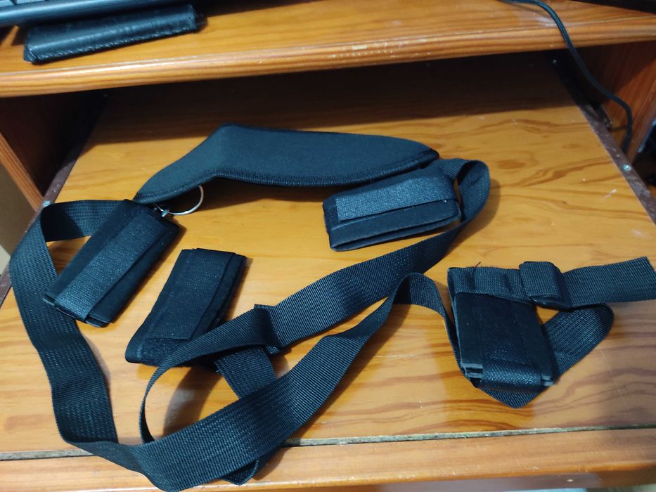 Algemas mãos e pés prender