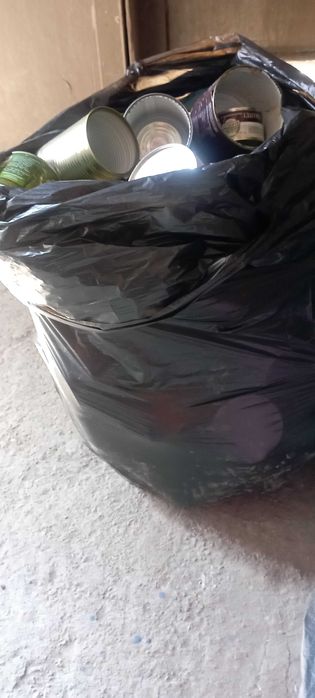 Віддам консервні банки