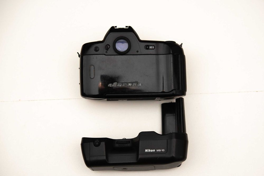 BOX Nikon F90x - wersja pudełkowa z gripem jak F100