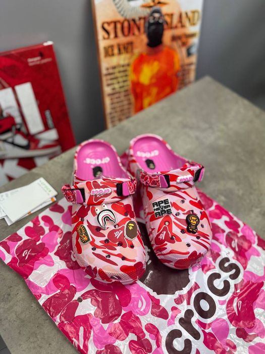 Тапочки Crocs x bape