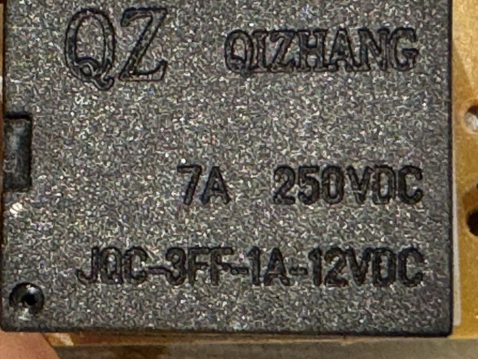 Rele com controlo remoto para LEDs