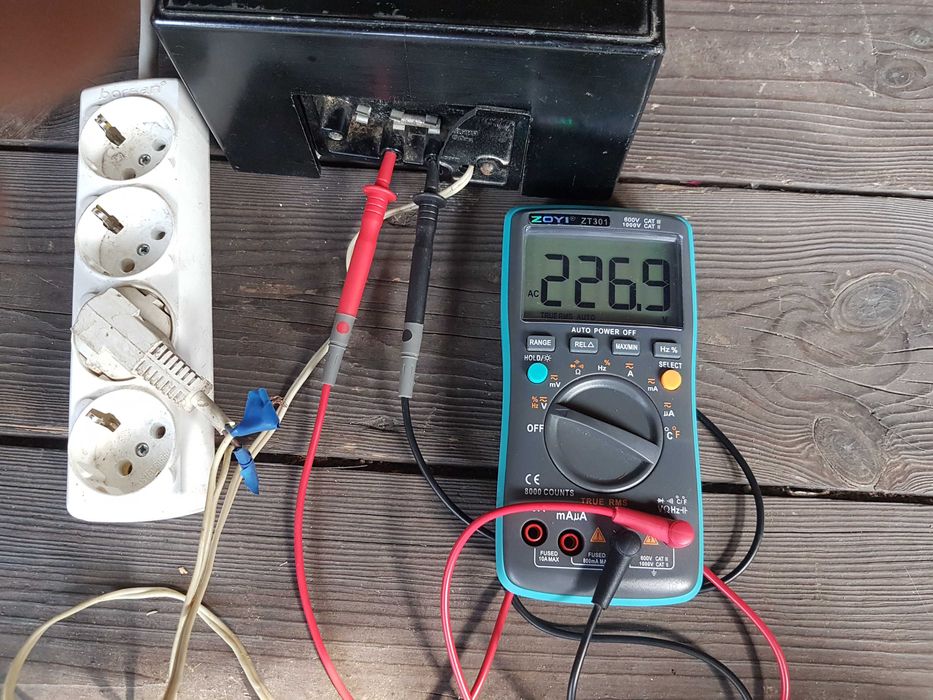 Стабилизатор напряжения Эльбрус, раритет  .