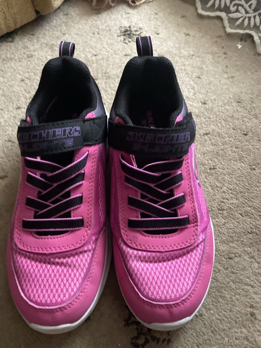 Дитячі кросівки з вогниками