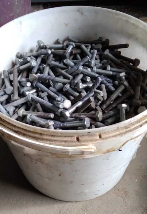 Болти М 6,шайби,гайки ,нові