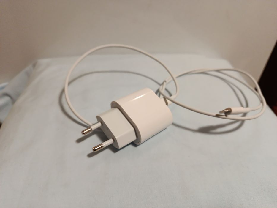 Зарядка для айфона