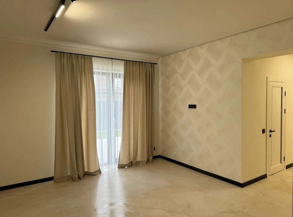 Продаж чудового дуплексу з ремонтом в Минаї