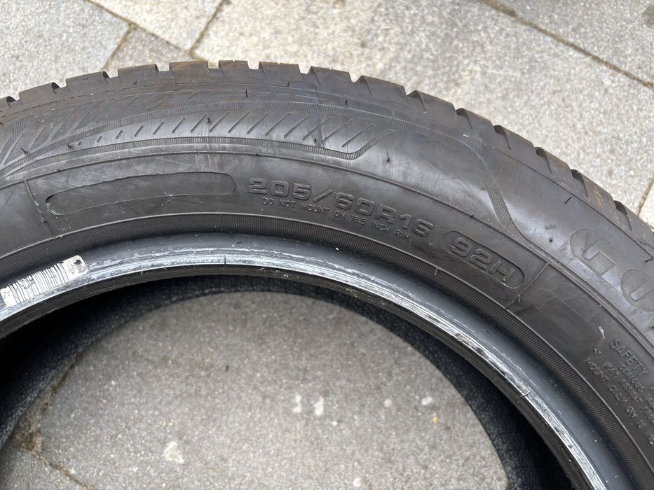 Opony 7,5 mm 205 60 16 Goodyear Vector 4Seasons Gen-3