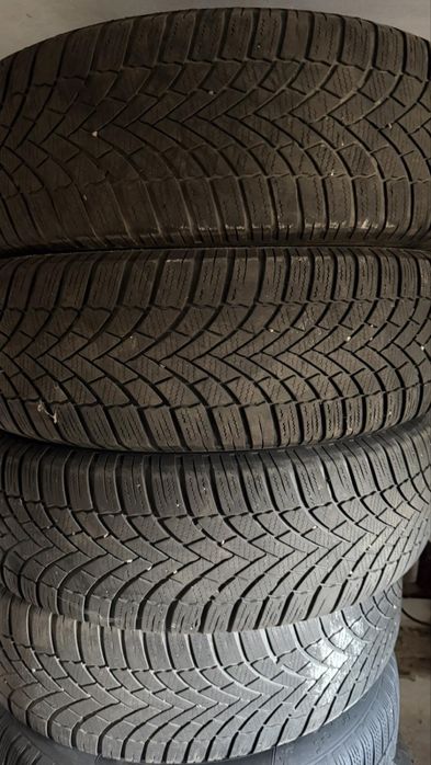 Шини 215/65 R17 Bridgestone 5.5мм  зима