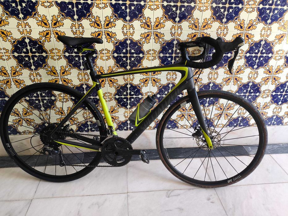 Specialized Roubaix L 2019 Carbono