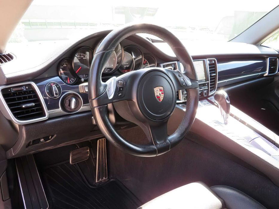 Porsche Panamera 4S      2015