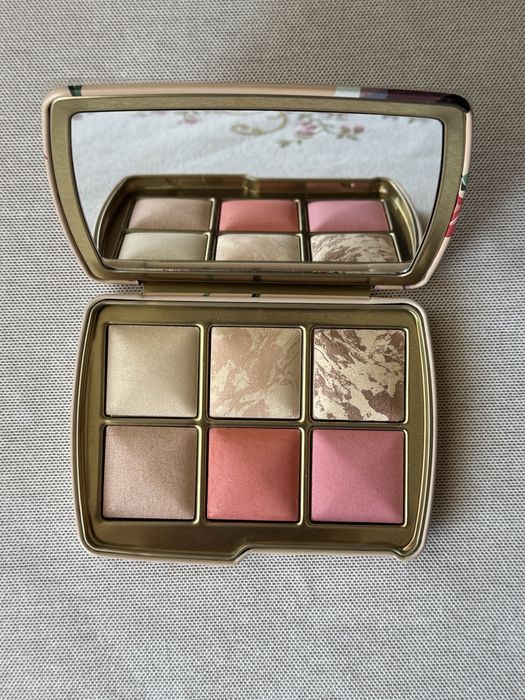 Hourglass ambient lighting edit - deer palette 2025