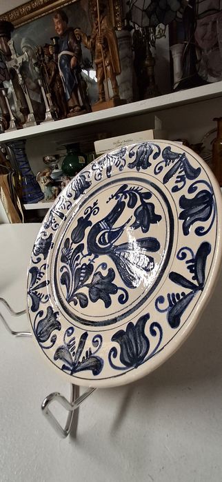 Talerz ozdobny do powieszenia na ścianie z motywem ptaszka