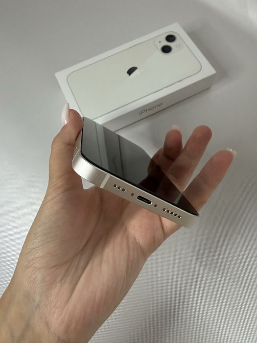 Продам IPhone 13