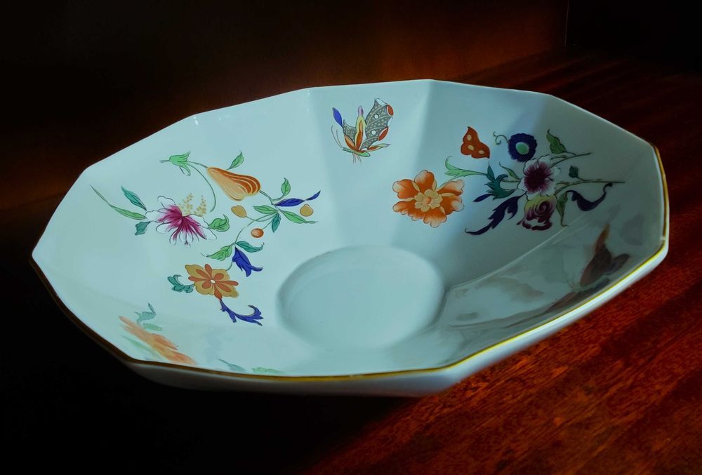 Bonita taça em porcelana da Vista Alegre, coleção Samatra