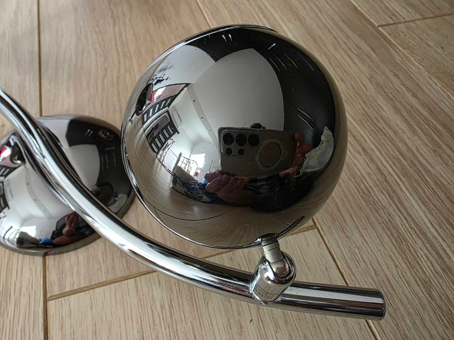 Nowoczesna lampa LED stan idealny