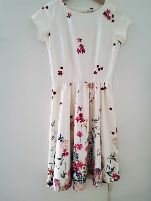 Sukienka letnia w kwiaty 36/S Livia Clue