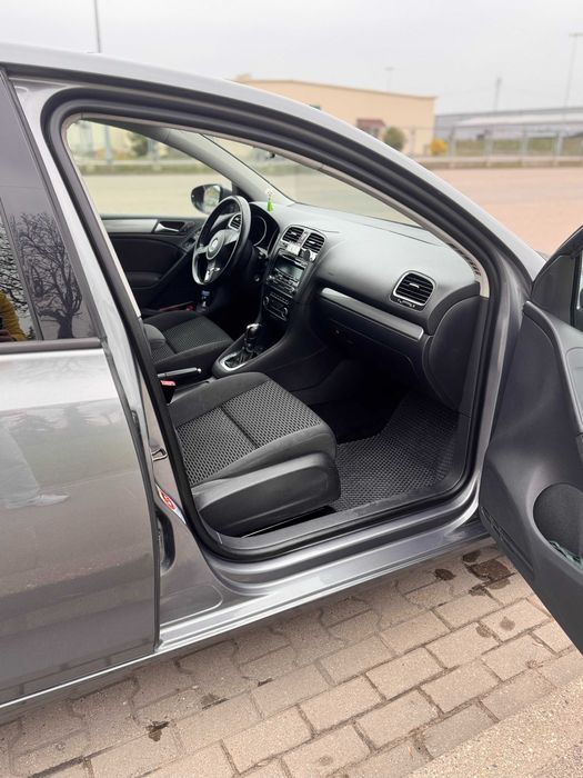 Volkswagen Golf 2011 - $8900