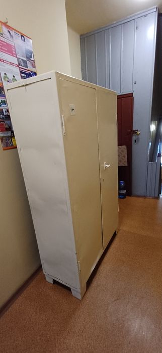 Na sprzedaż szafa metalowa z sejfem