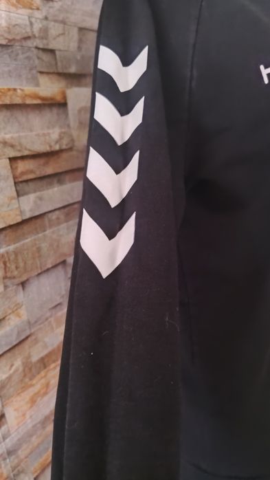 Czarna bluza Hummel rozmiar M