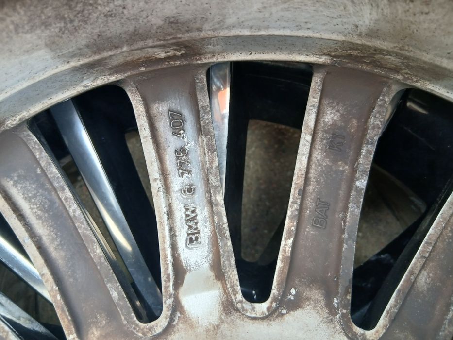 Alufelgi Felgi 18 5x120 Oryginalne BMW 8Jx18 IS30 ET30