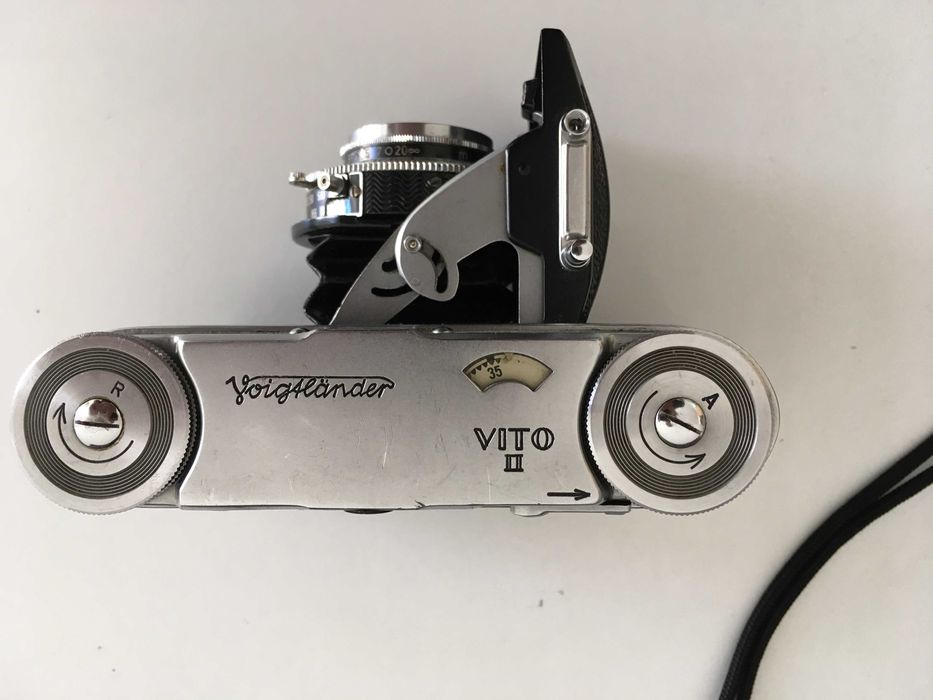 Voigtlander Vito II Color Skopar 3.5 50mm - Rollei 35 Rangefinder