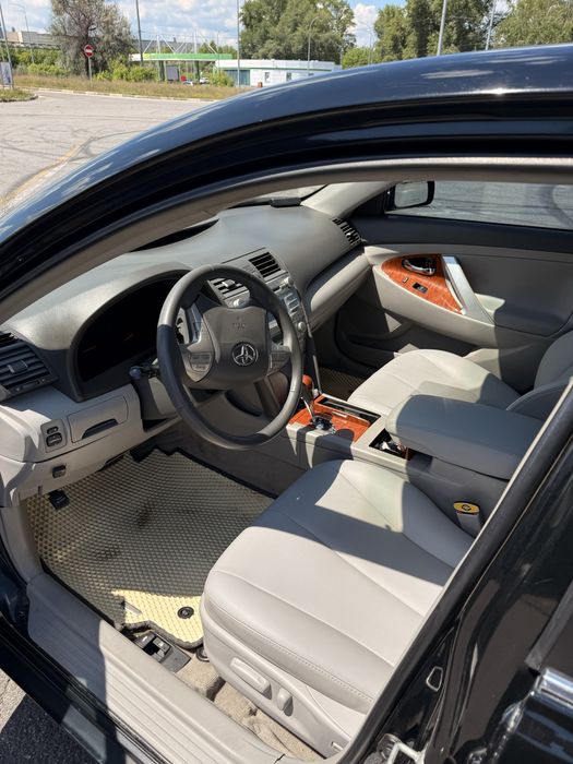 Toyota Camry 40 v 3.5 в максимальній комплектації
