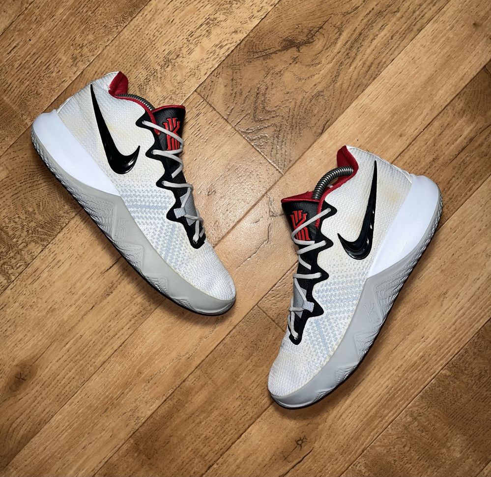 Kyrie flytrap white red sale