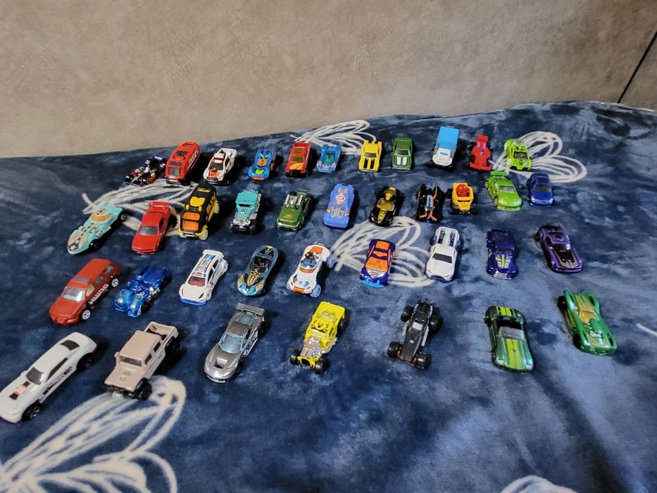 Hot Wheels машинки